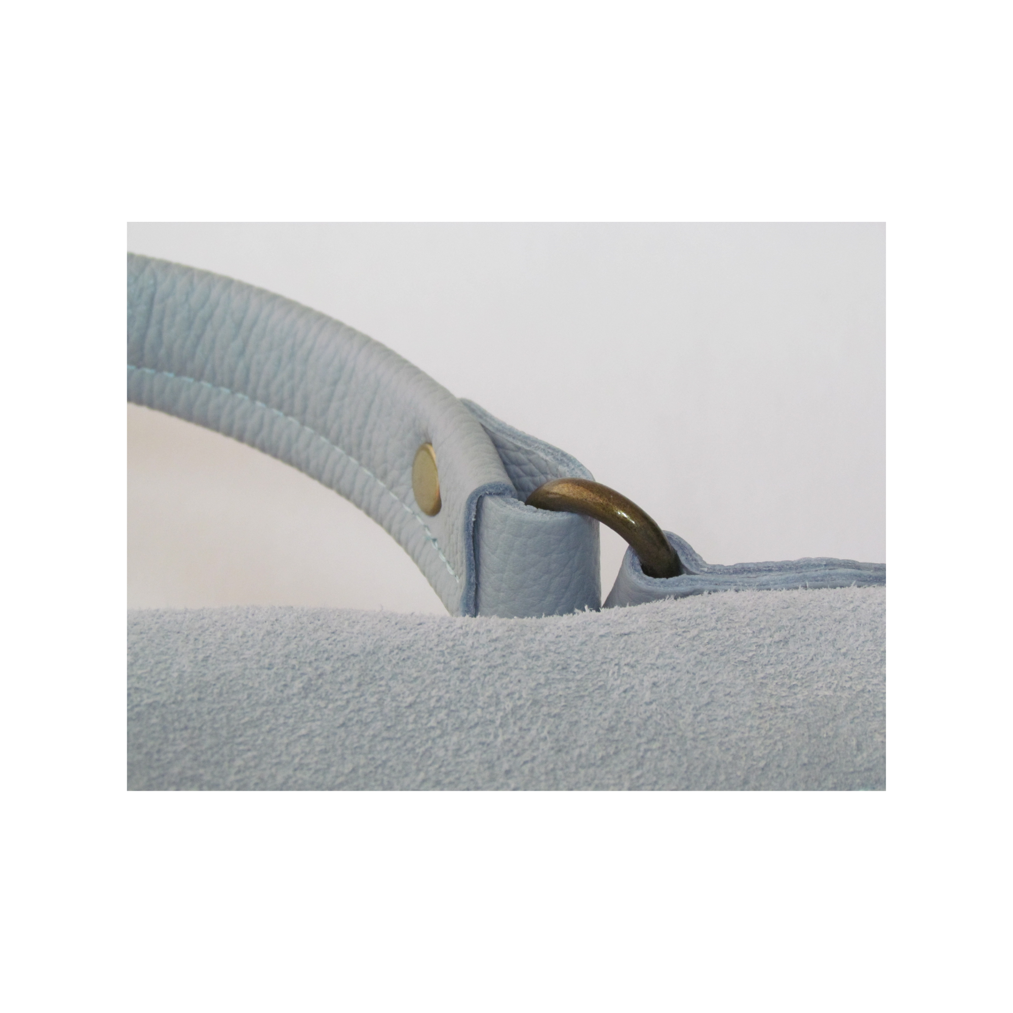 Cartera de Cuero Gamuza Sorrento - Celeste