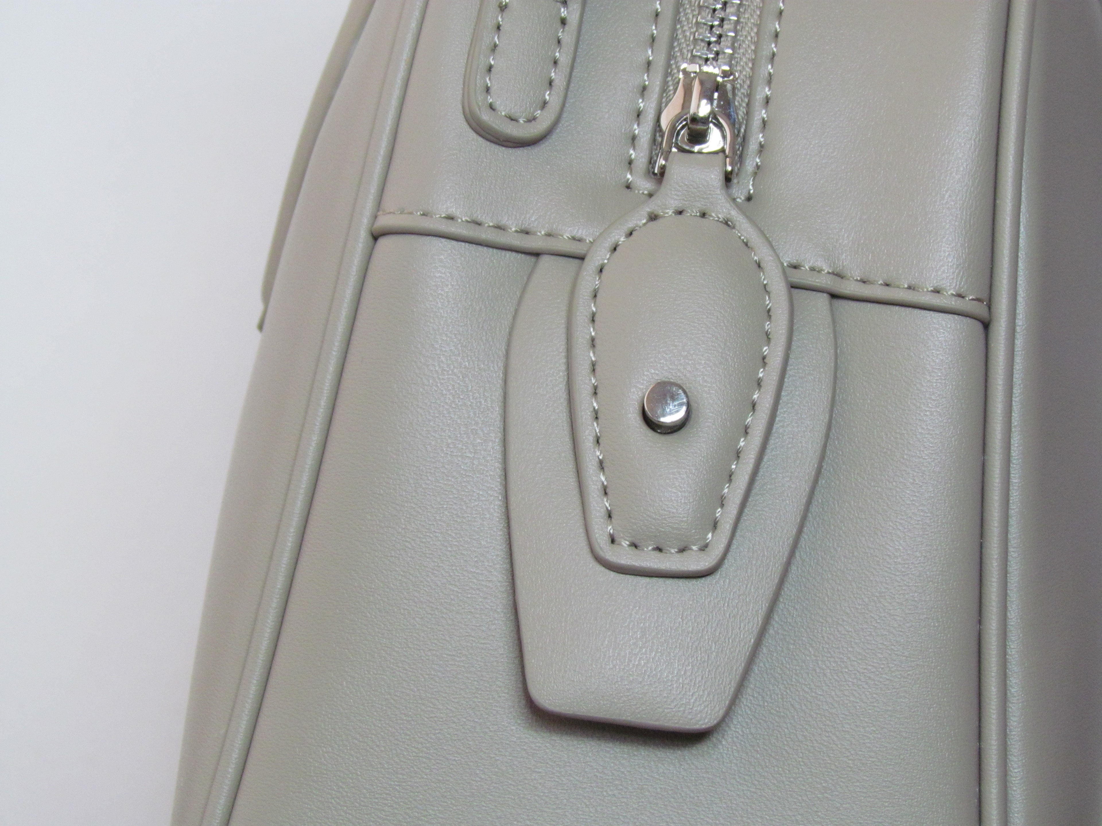 Cartera de Cuero Roma - Taupe .